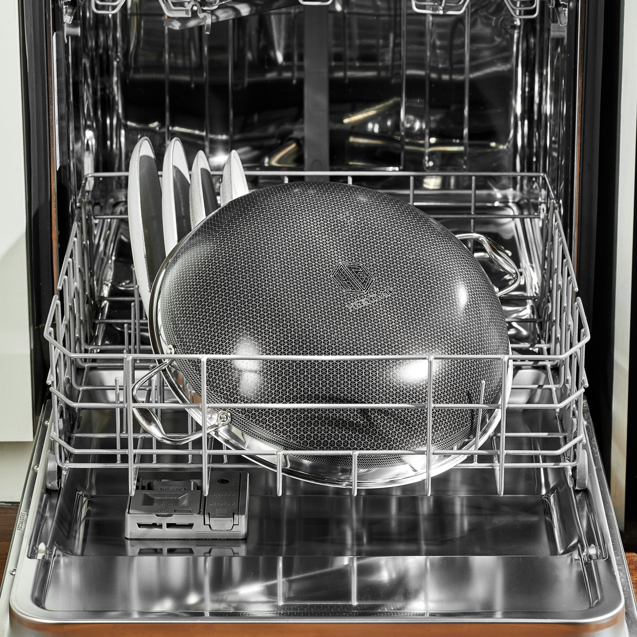 Hybrid Wok with Lid, 14"